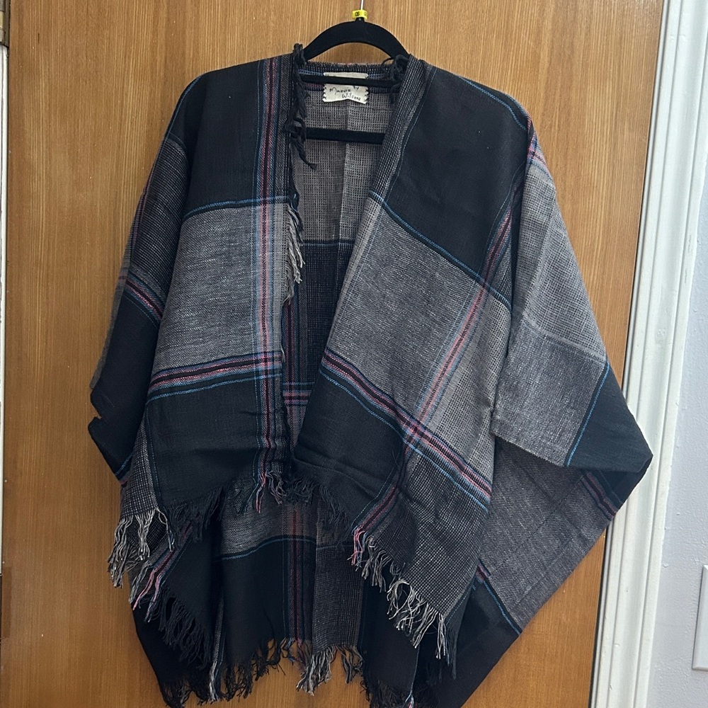 Plaid Black and Gray Women's Wrap
